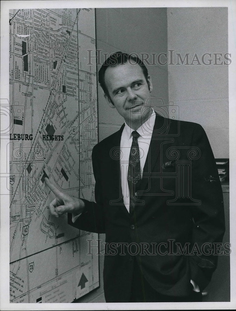 1969 Press Photo Brea School Dr. Frank Moyer - Historic Images