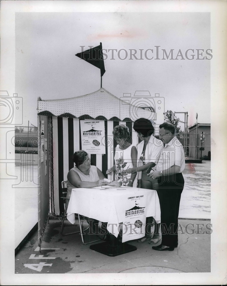 1964 Press Photo Community Temple Night Musicarnival Ron Landay Fair- Historic Images