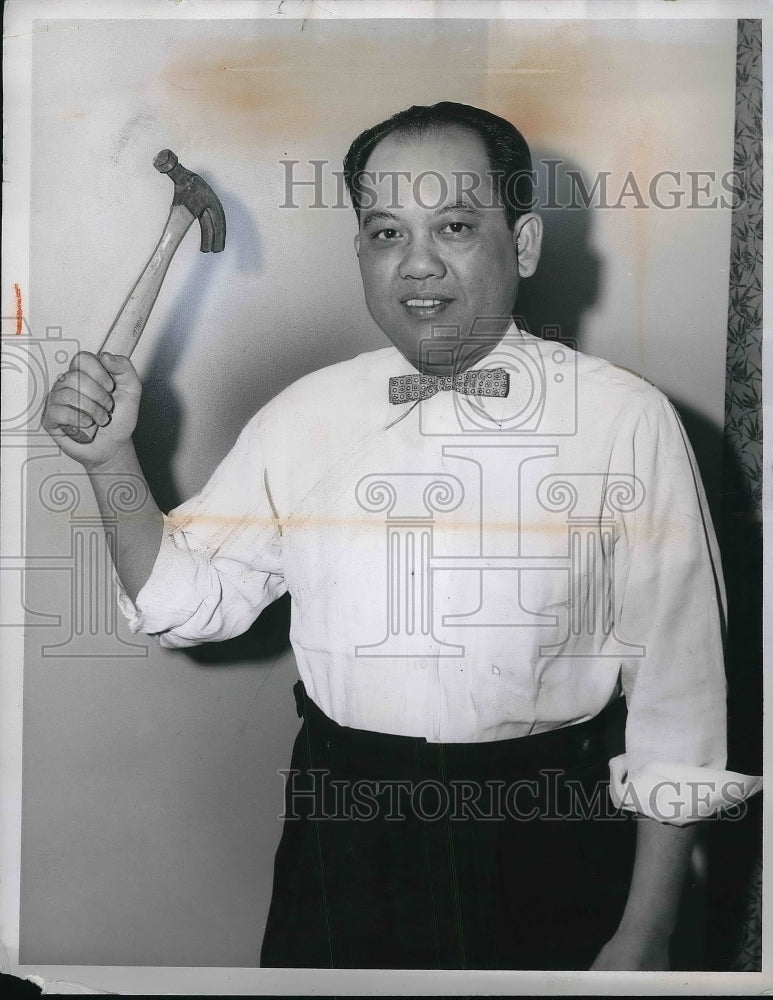 1962 James Fong of Jimmy&#39;s Food Market Fights Burglar-Historic Images