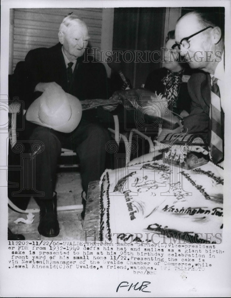 1956 Press Photo VP John Nance Garner at his 98th birthday party, Uvalde, TX - Historic Images