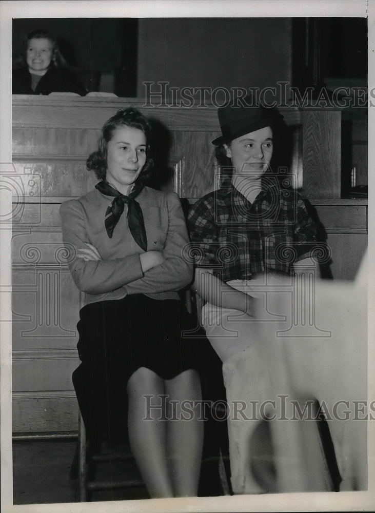 1939 Press Photo High School Students Girls ut Boys on Trial - Historic Images