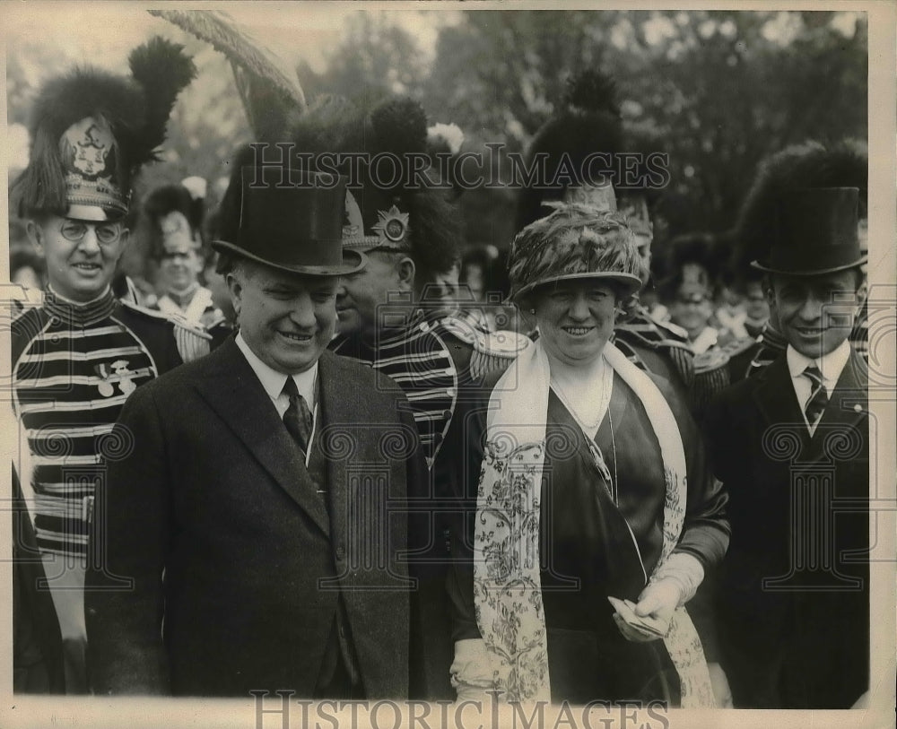 1924 Connecticut Gov. Templeton with President Coolidge - Historic Images