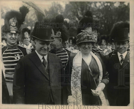 1924 Connecticut Gov. Templeton with President Coolidge - Historic Images