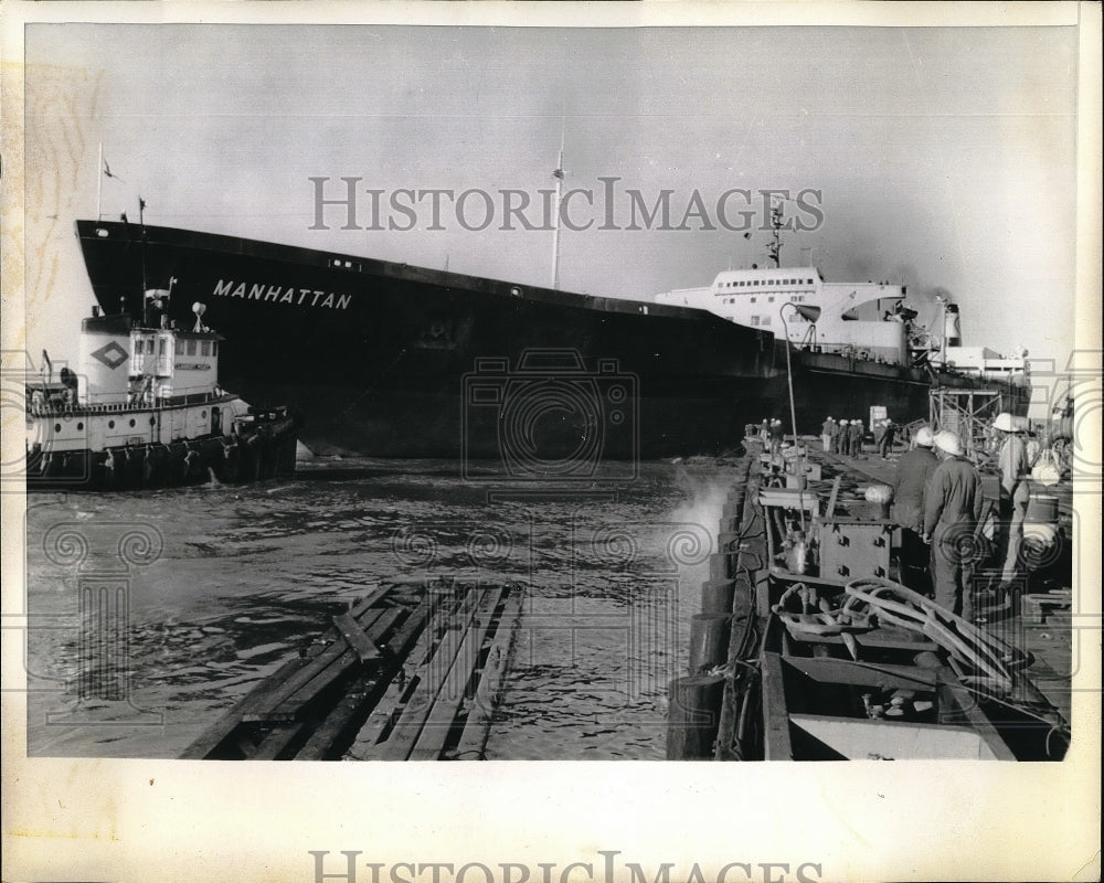1970 The super tanker S.S. Manhattan - Historic Images