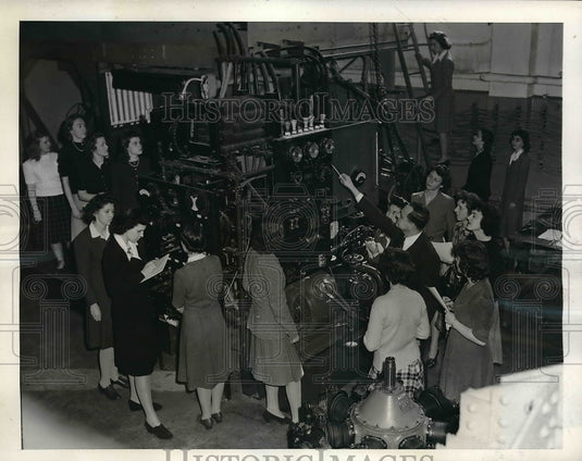 1943 Professor Teichman, Girls in Aeronautical Engineering, New York - Historic Images