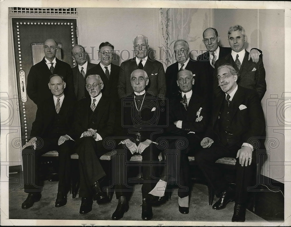 1933 Pioneer Motorists at Reunion Luncheon President of GM Alfred Sl - Historic Images