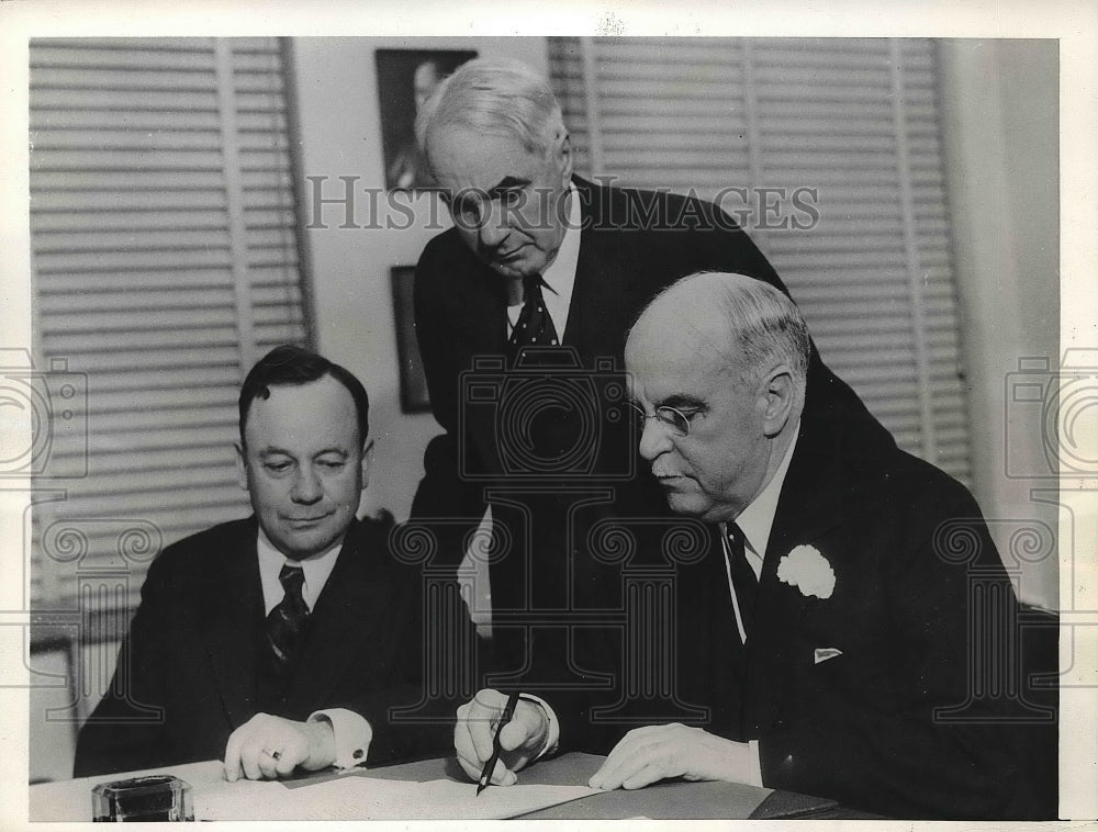 1933 Press Photo Governor James Rolph Jr.,Edward Rainey,Theodore Roche - Historic Images