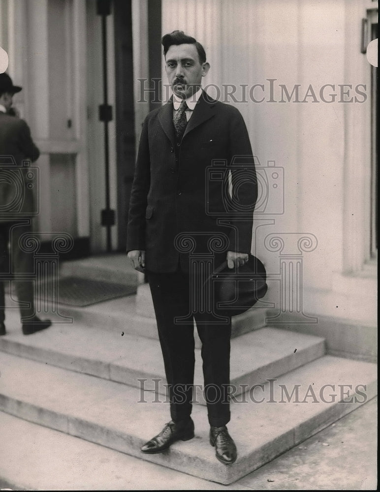 1921 Press Photo DK Roberts Leaves White House After Conferring - Historic Images