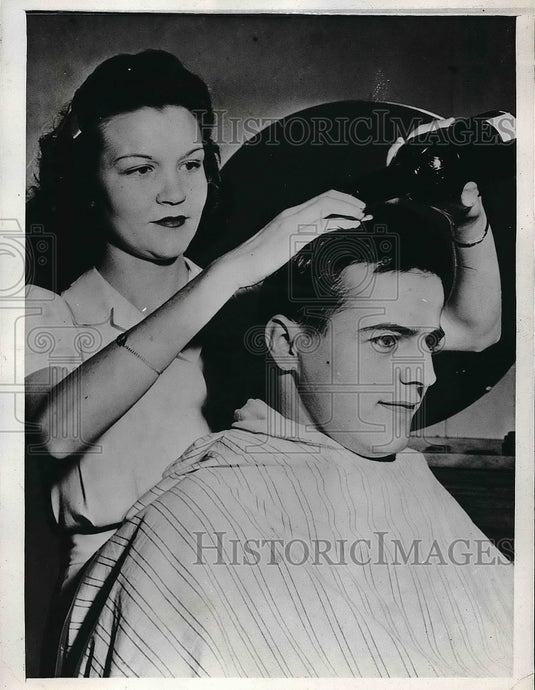 1943 PFC. J. J. Jandura & Barberette Mary Louise Rounds - Historic Images