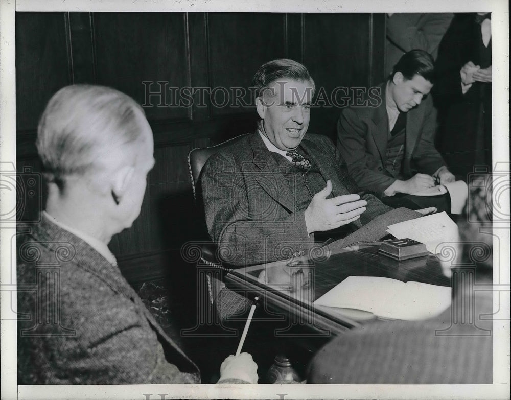 1945 Press Photo Secretary Commerce Henry Wallace Press Conference Washington DC - Historic Images