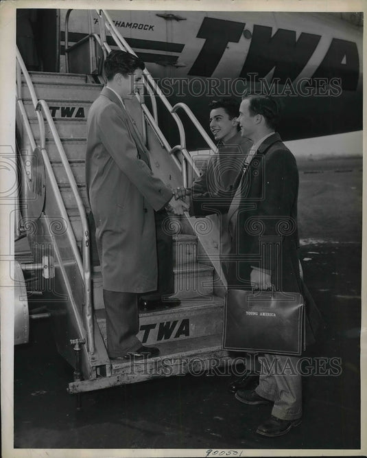 1949 Press Photo John Finnerty,John Zito & Donald Lanthrip Bid Goodbye - Historic Images