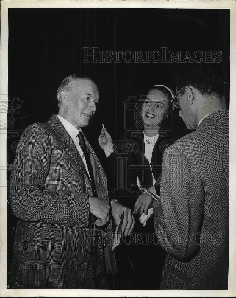 1945 Press Photo Ernest Brier, director, Parke, Davis &amp; Co. Manufacturing - Historic Images