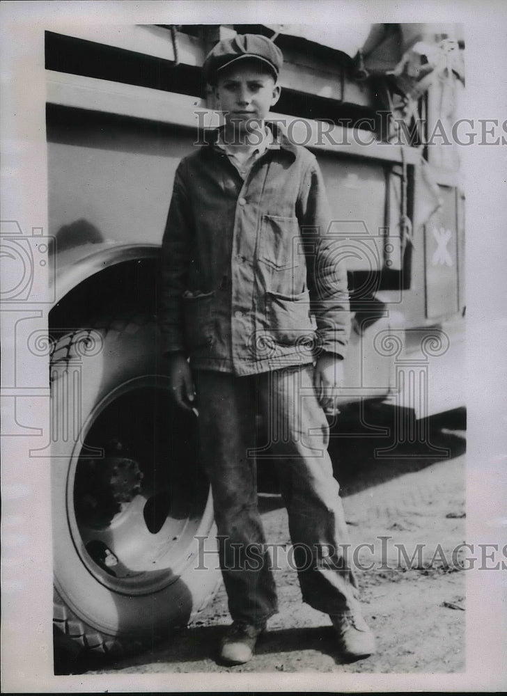 1935 Press Photo Leroy Johnson 12 year old Farm Boy South Dakota - Historic Images