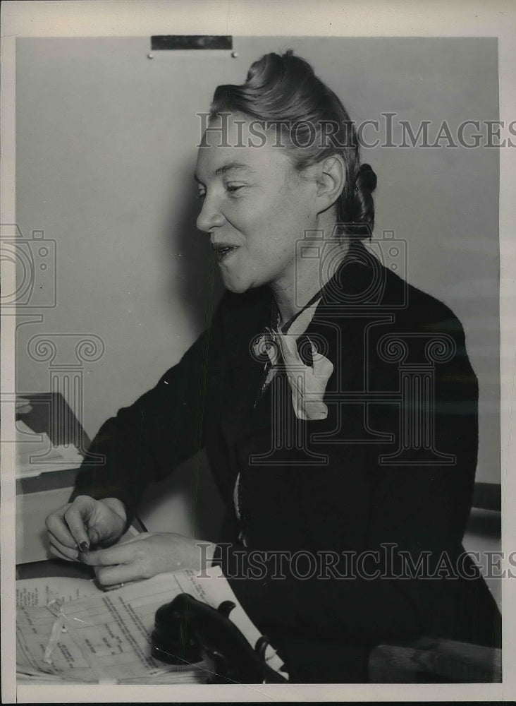 1941 Press Photo Craig McGeachy, Britain Ministry of Economic Warfare Publicity-Historic Images