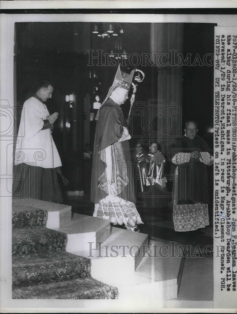 1959 Press Photo Detroit, Archbishop John F Dearden at mass - Historic Images