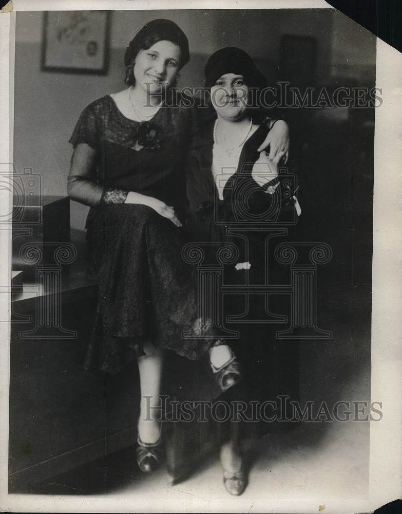 1931 The Rev Mrs Mary woodruff, daughter Mary Ellen in Cleveland,O. - Historic Images