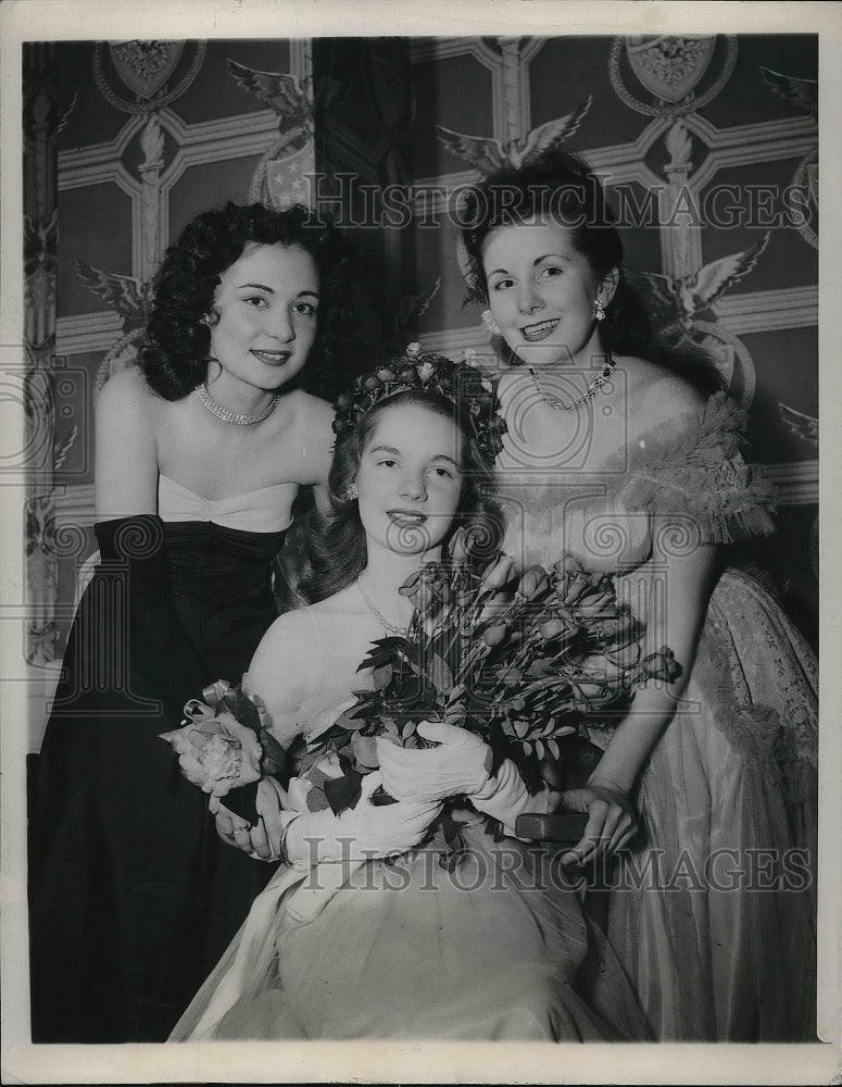 1947 Press Photo Ruth McNerners Delores Distal Lillian Schaeffer Bridesmaids - Historic Images