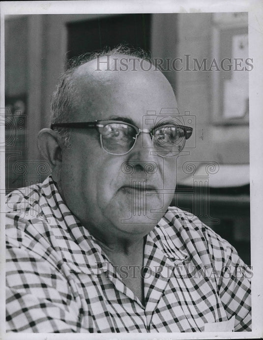 1972 Press Photo Anthony Marteich CTS mechanic in Cleveland, Ohio - Historic Images