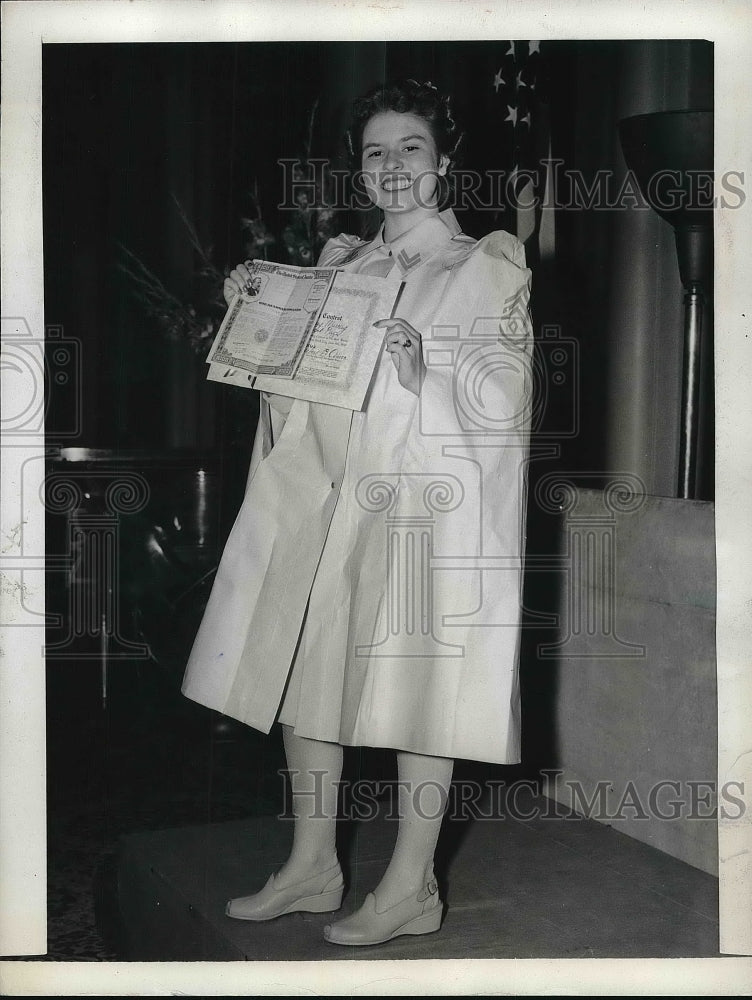 1943 Press Photo Madeline Rogers Wichita Kansas National Sewing Contest Winner - Historic Images