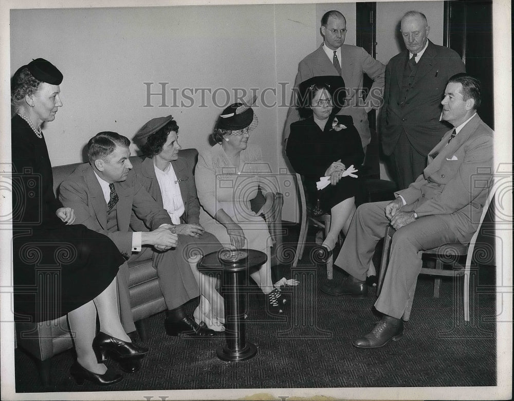 1944 Press Photo Midwest and Southern Democrat Leaders Meet in Chicago, Hannegan - Historic Images