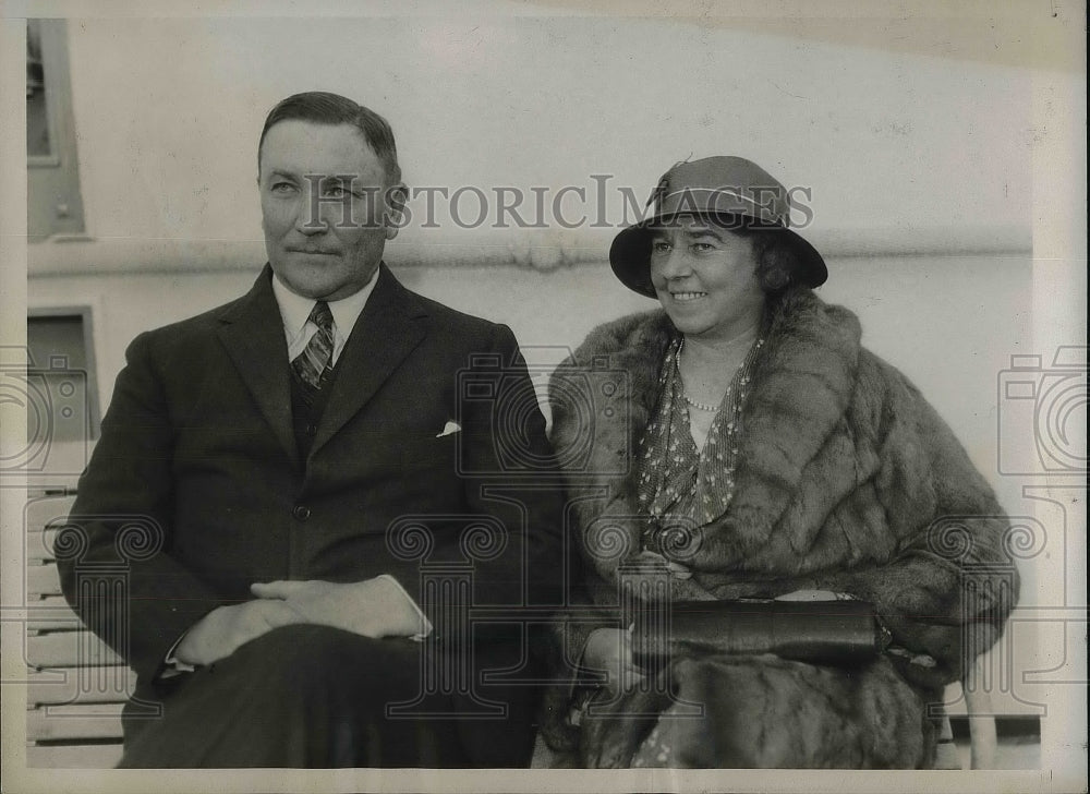 1932 Press Photo South Africa delegate N. C. Havenga &amp; wife arrive in Quebec - Historic Images