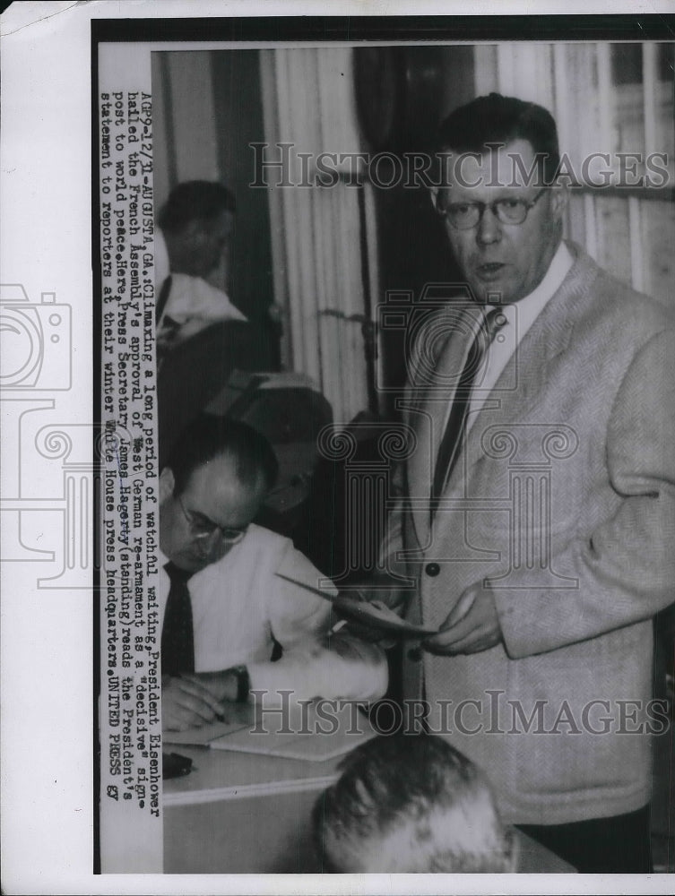 1955 Press Photo Augusta, Ga Pres. Press Sec James Hagerty reads statement-Historic Images