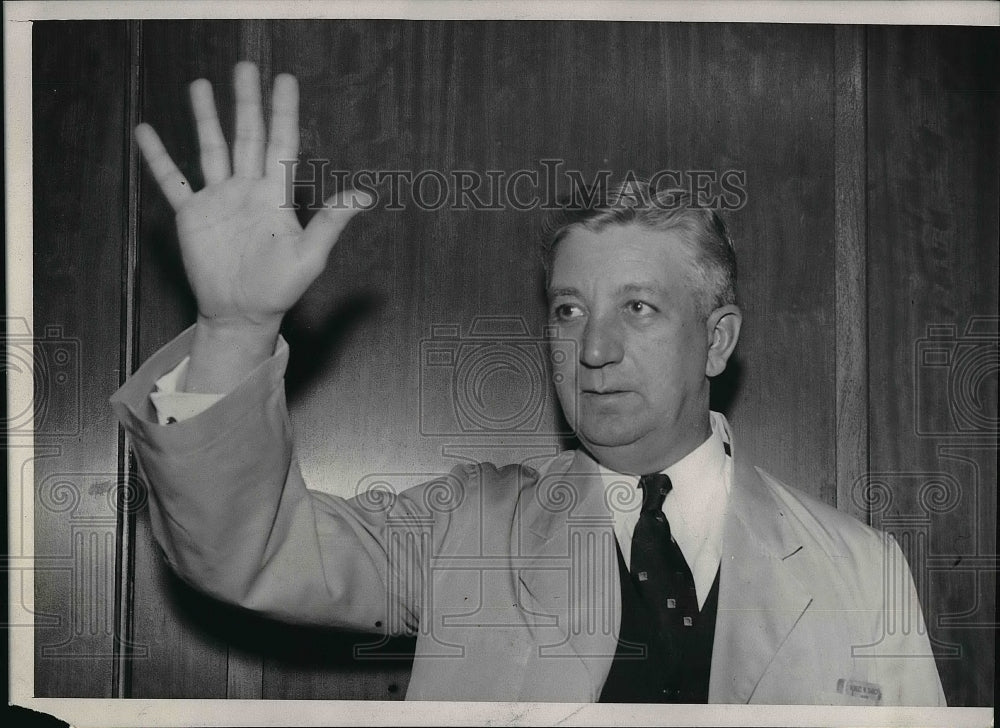 1941 Press Photo a hand signal used at Chicago Board of Trade in bidding-Historic Images