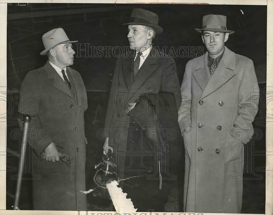 1936 Press Photo Sgt GC Schaeffer Dr Vern Mason & Frank Pershing Visit - Historic Images
