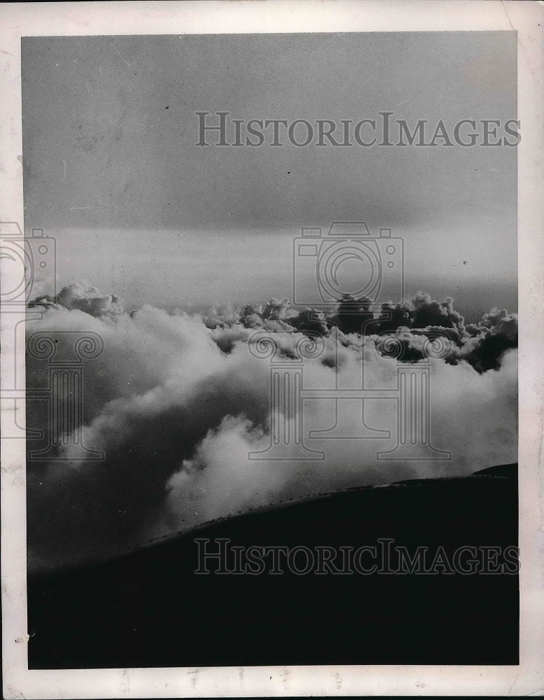 1939 Press Photo Formation of scattered cumulus clouds w/ an alto-stratus sheet - Historic Images