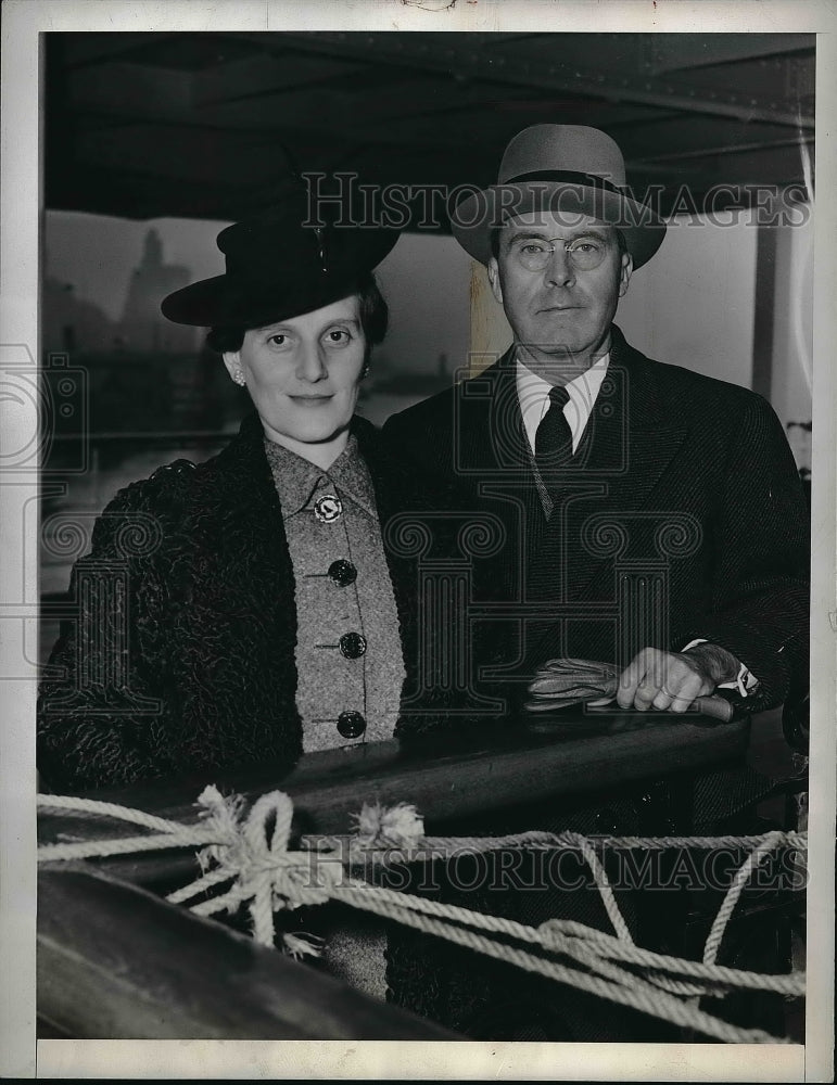 1941 Mr & Mrs Edwin C. Wilson Minister Uruguay - Historic Images