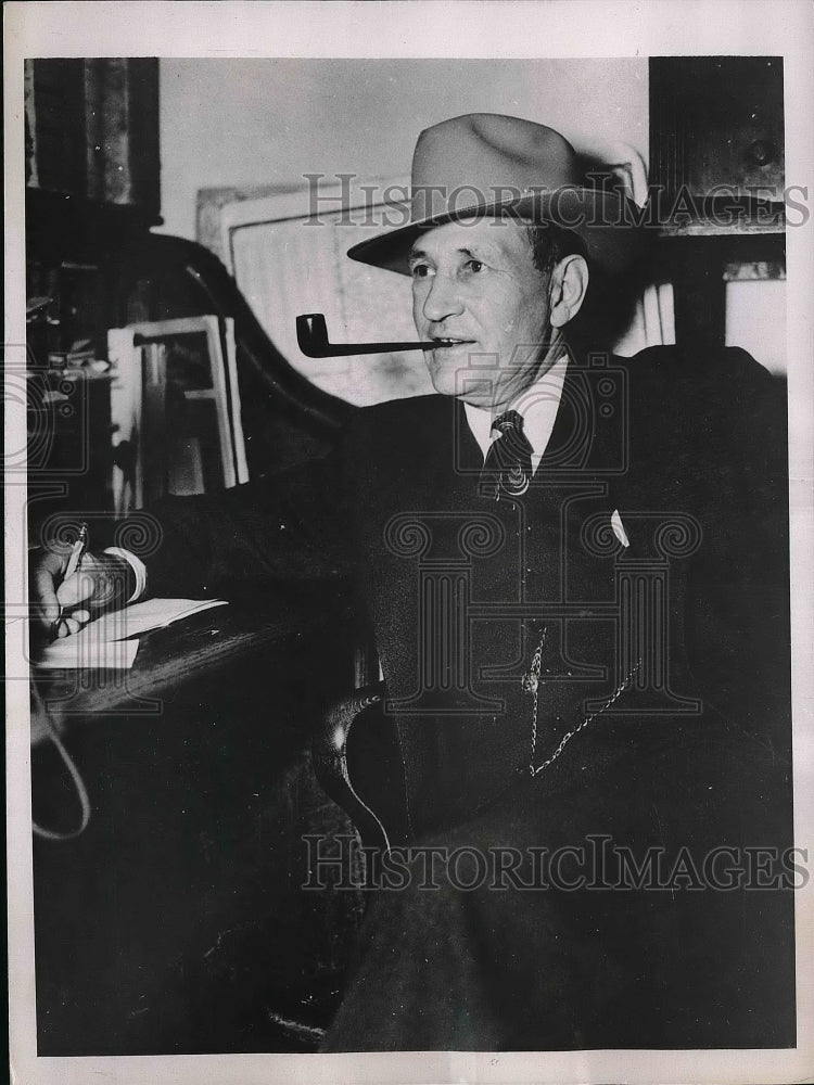 1937 Press Photo Sheriff Fred White of Tucumcari, arrested Vern Charlton - Historic Images