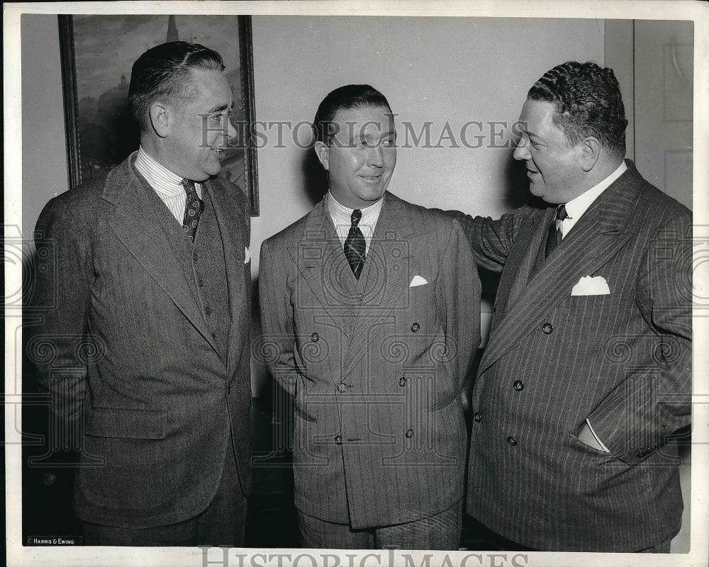 1942 Press Photo Joe Williams Sports Writer Nationally Known - Historic Images