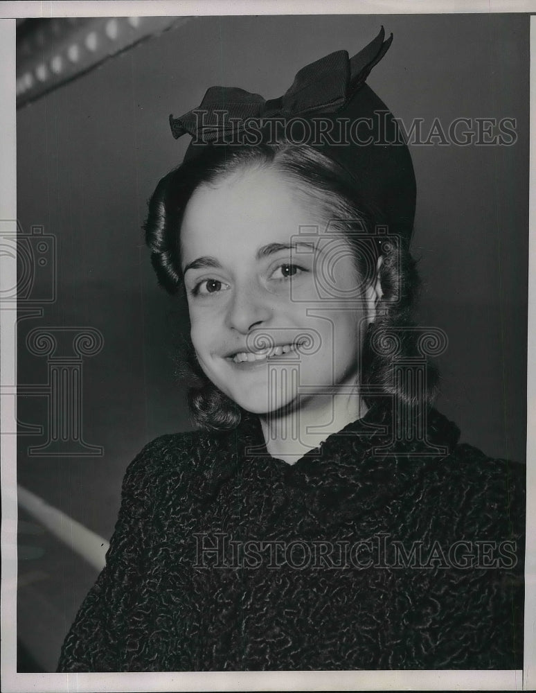 1940 Press Photo Peggy Lane,daughter of the United States Minister to Yugoslavia - Historic Images