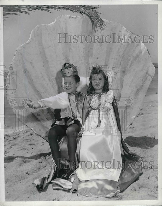1939 Press Photo The tiny King & Queen Donald Lamb & Caroline Sorenson on their - Historic Images