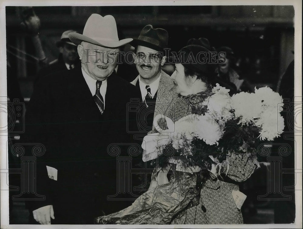 1935 Press Photo Vice President & Mrs Garner sail to the Orient-Historic Images