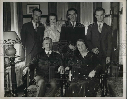 1932 Mr. and Mrs. Lavery, John, Mary, and James their children, John - Historic Images