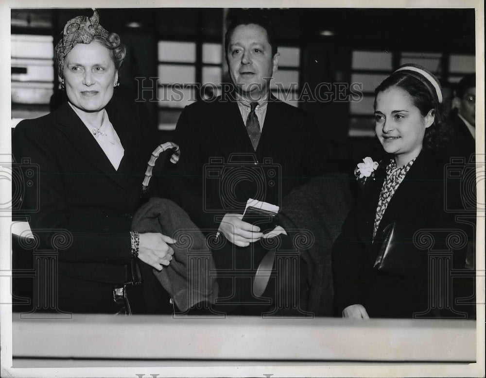 1941 Press Photo Margaret Lane &amp; Amb &amp; Mrs Arthur Bliss Lane, US Amb to Yug.-Historic Images