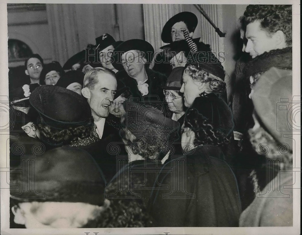 1938 Press Photo Marvin McIntyre, Sec. President Hears Protest on Cherry Trees - Historic Images