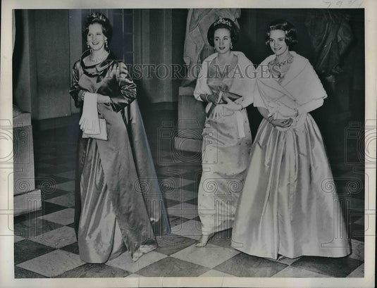 1964 Press Photo Danishes Princesess Margrethe, Benedikte & Anne Marie Denmark - Historic Images