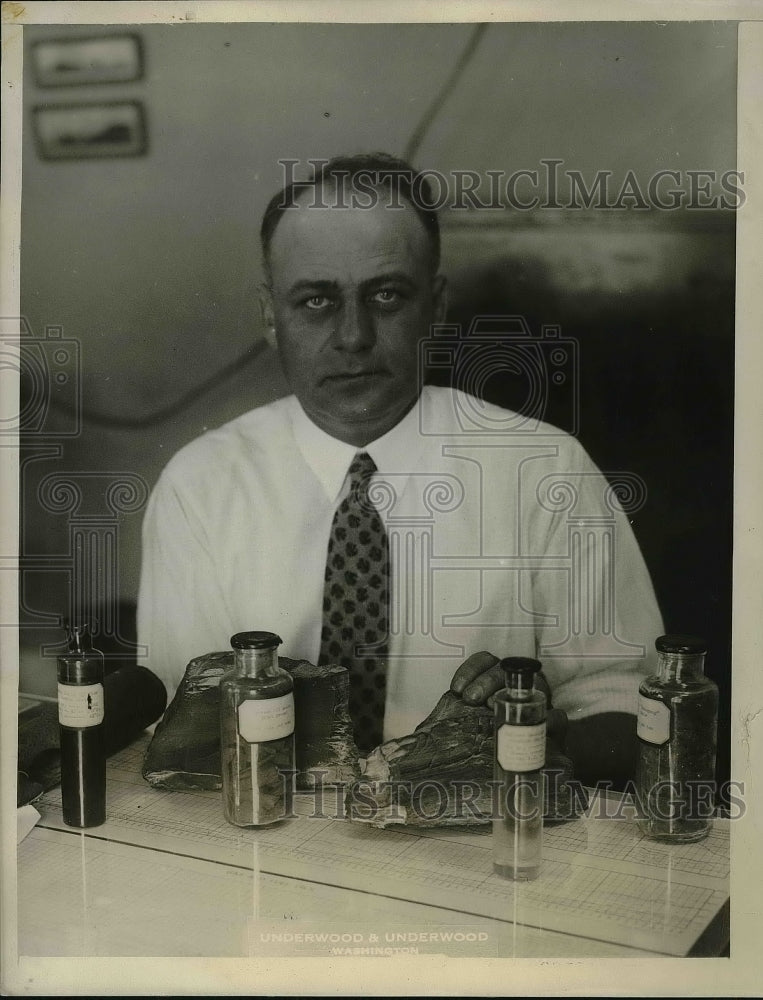 1927 Press Photo H.H. Hill Chief Petroluem engineer of US Bureau of Mines-Historic Images