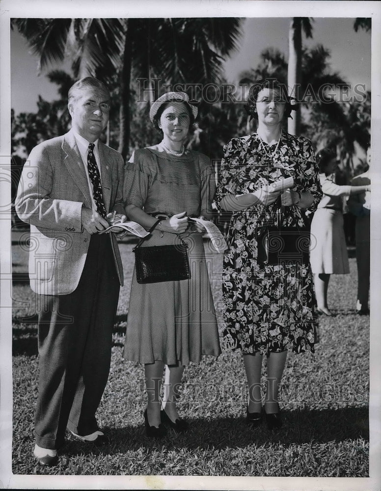 1947 Hialeah Racetrack Lawrence Reed, Mrs Russell Firestone - Historic Images