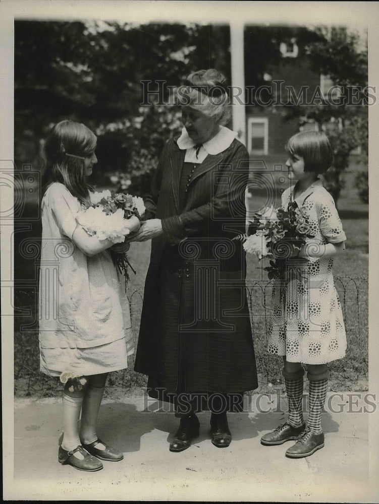 1935 Press Photo New Rochell School Teacher Retires After 46 Years of Service - Historic Images