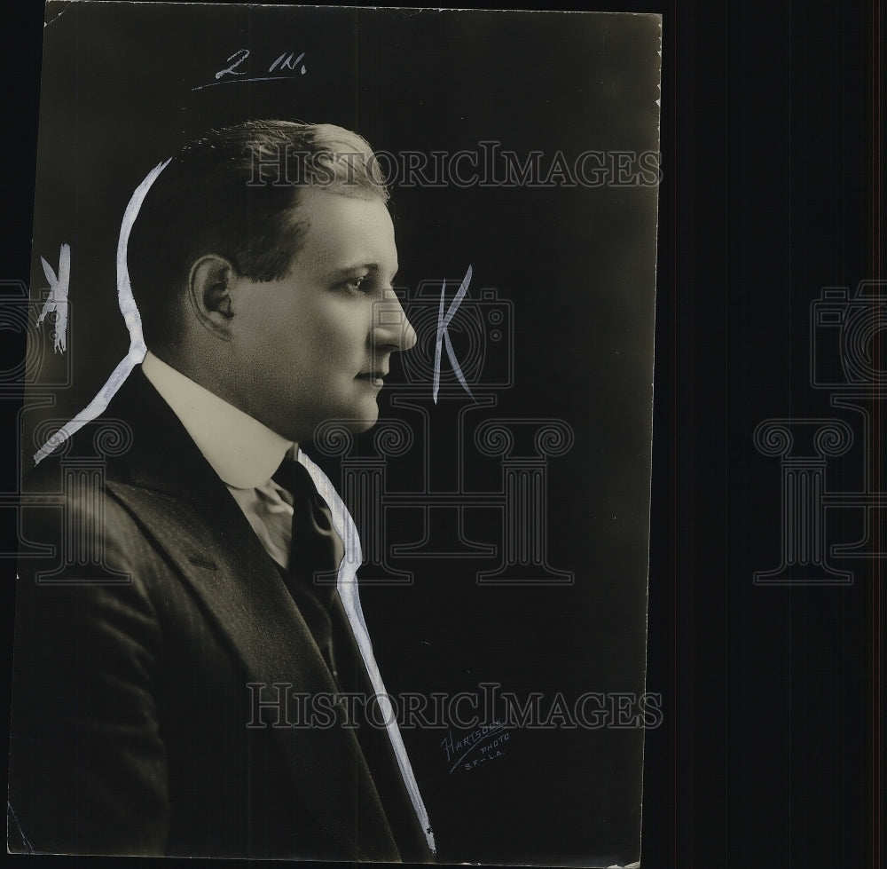 1925 Felix Madjeska posing for photo - Historic Images