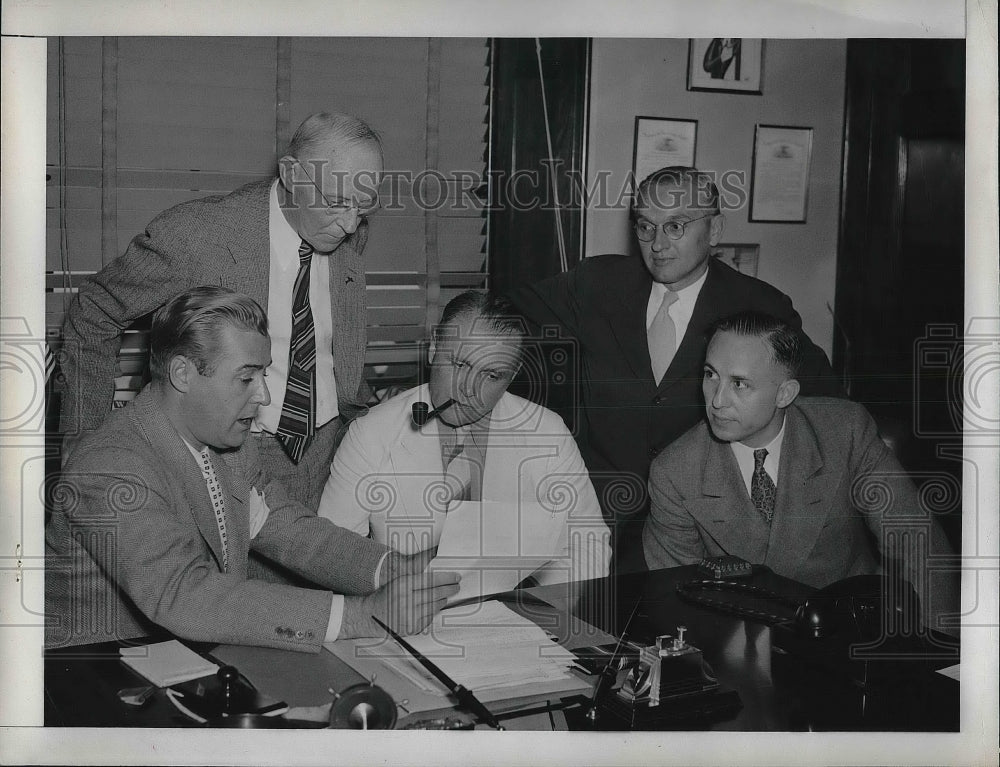 1941 Press Photo Washington State Athletic Defense Delegation Major Bank - Historic Images