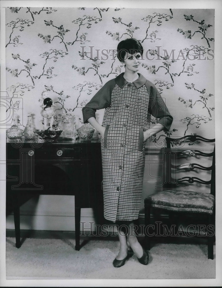 1959 Washable Cone corduroy robe-Historic Images