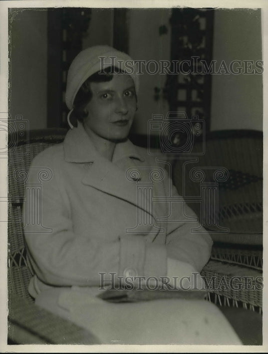 1932 Press Photo Ruth Kirker, Chief clerk of the American Legation at San - Historic Images