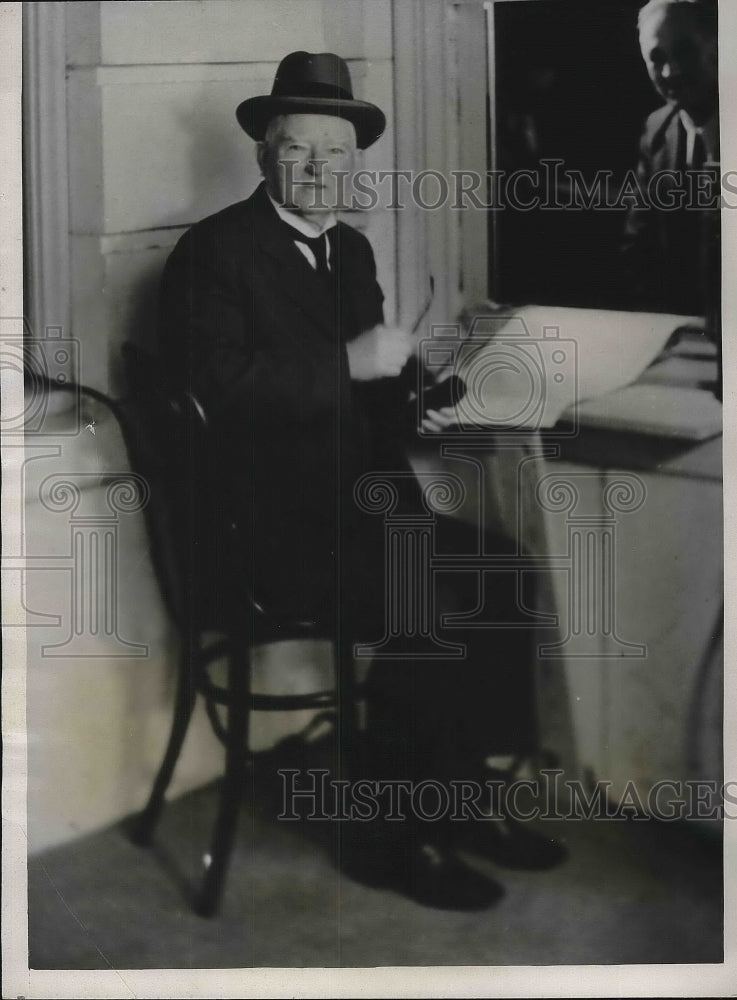 1932 Press Photo Vice Pres. John Garner casting his vote at Uvalde Texas-Historic Images