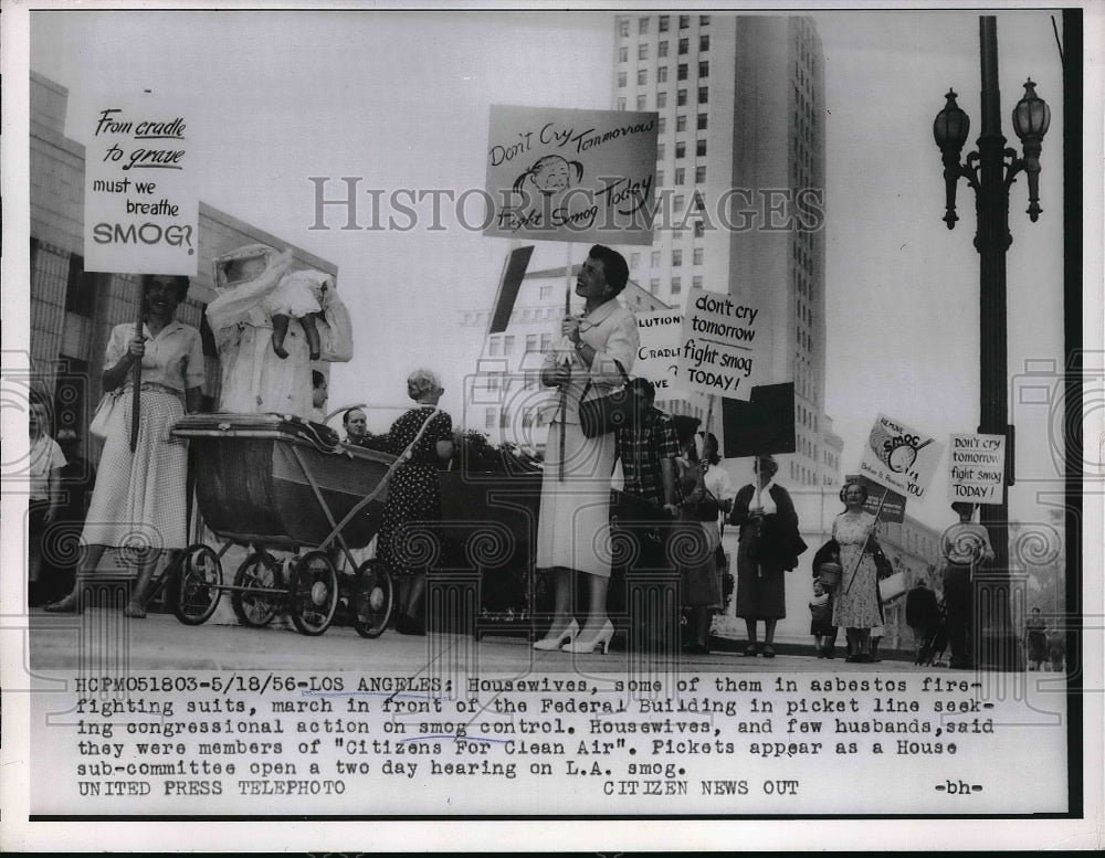 1956 Housewives March at Federal Building in LA to Fight Smog-Historic Images