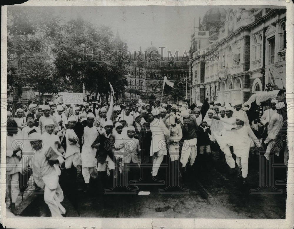 1930 Press Photo Crowd of People - Historic Images