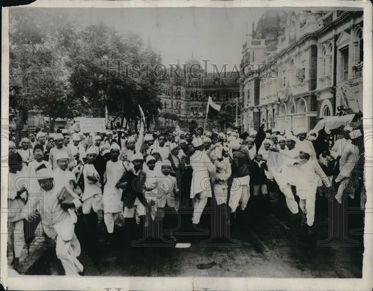 1930 Press Photo Crowd of People - Historic Images
